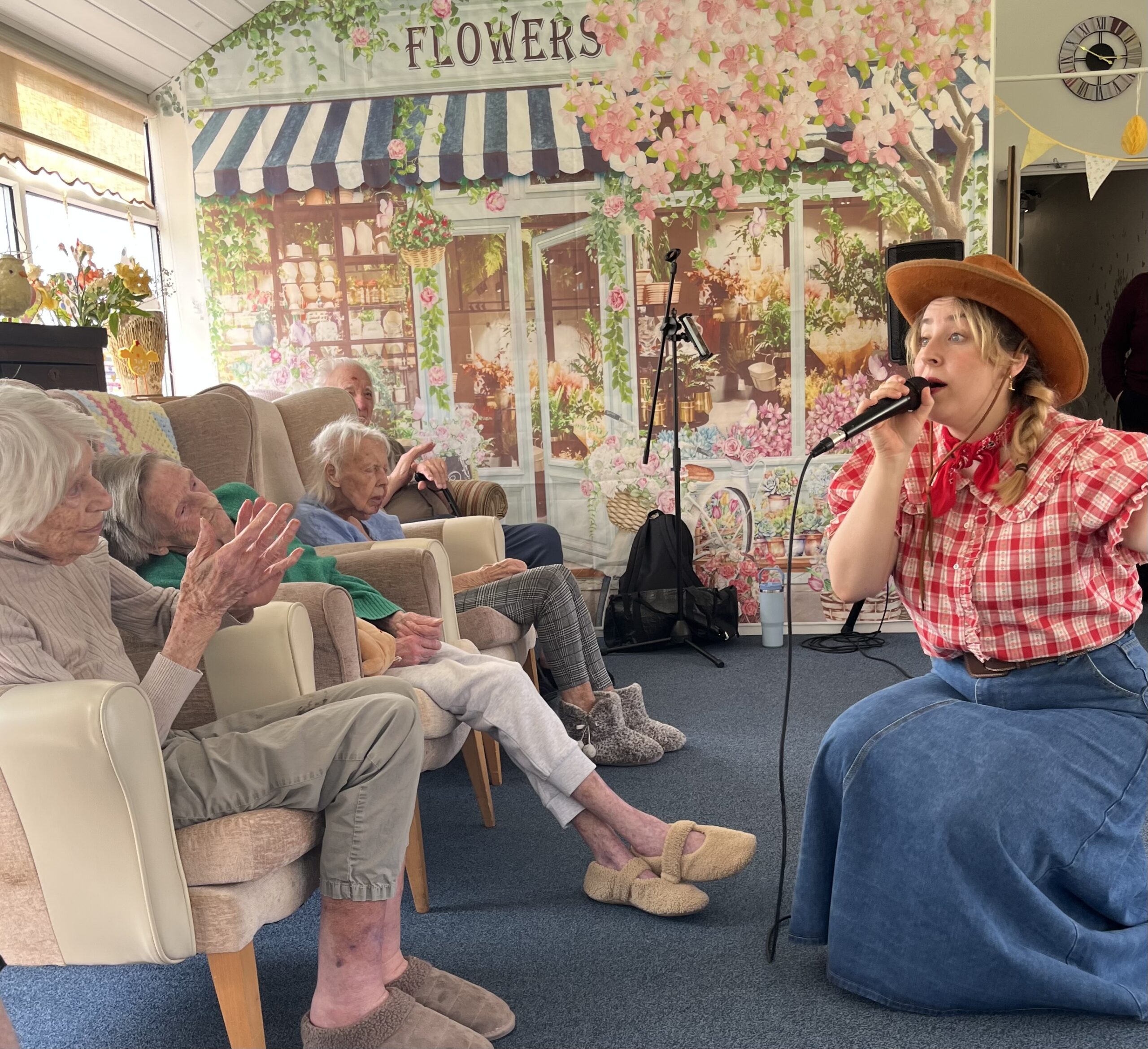 Dolly singing to the residents